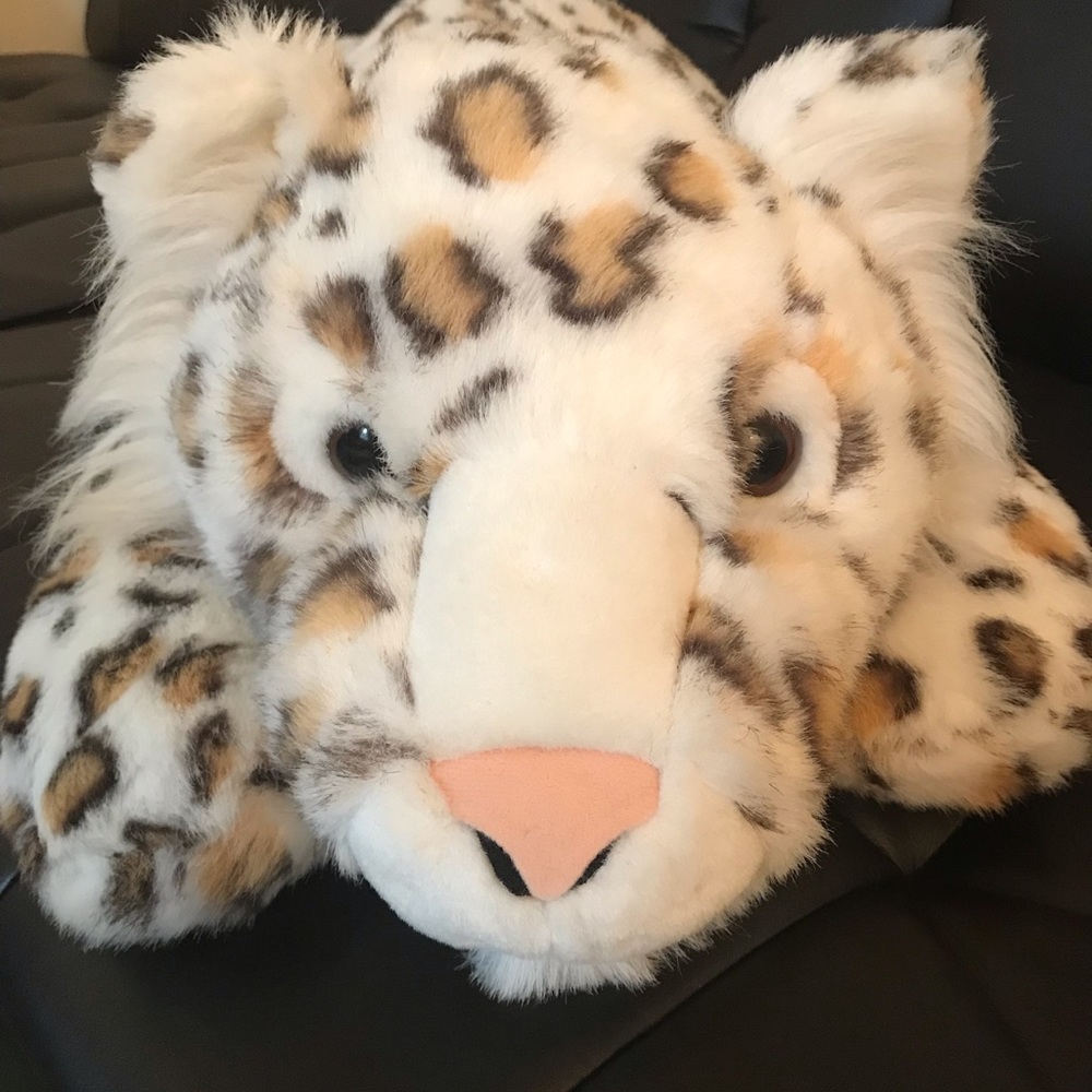 (Not for sale) 1988 Vintage - CHARISHA Leopard Playful Plush stuff animal